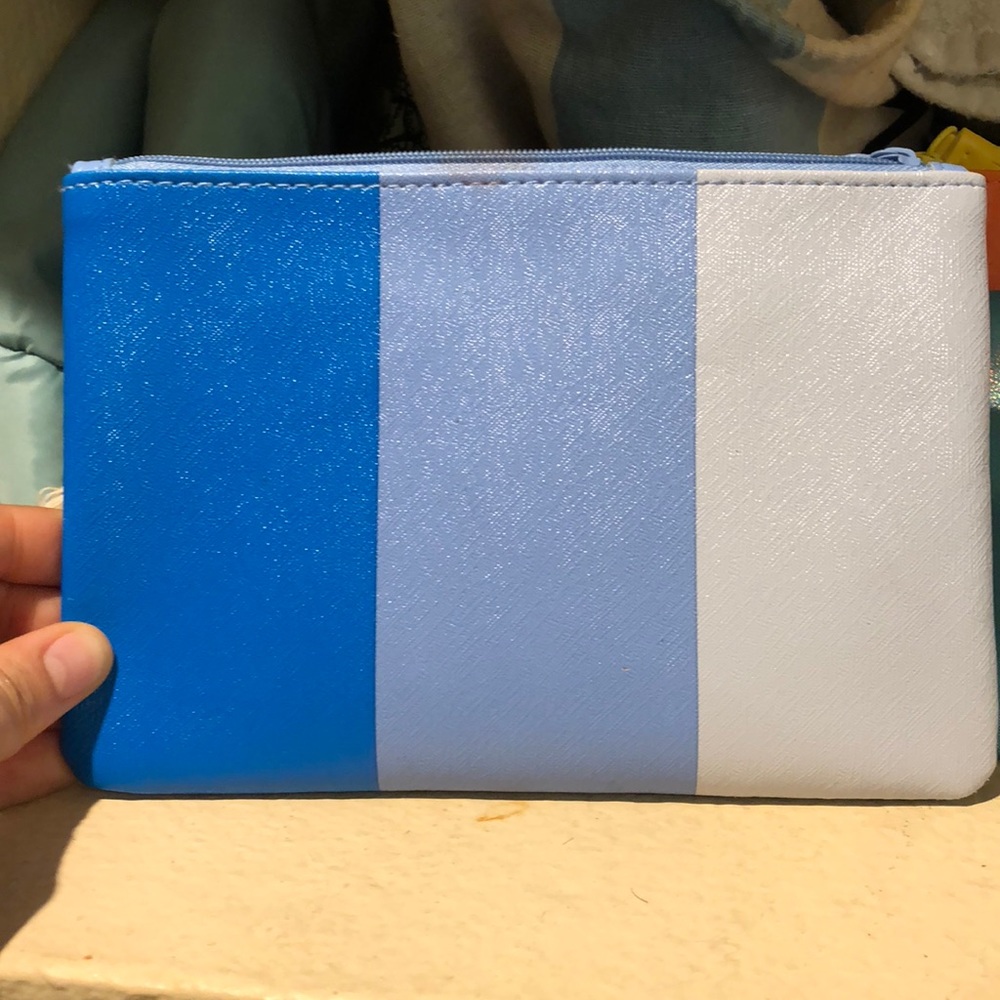 IPSY BAG BUNDLE!!!! - Picture 6 of 8